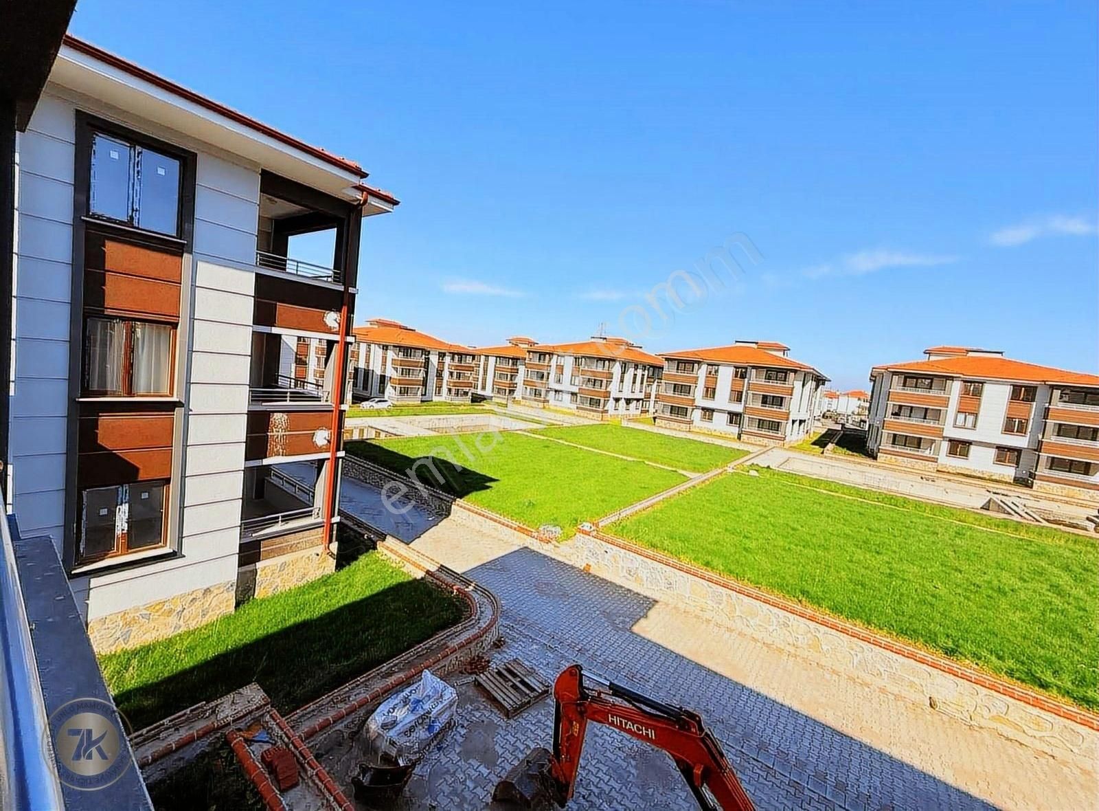 Acil Satılık !! Arifiye Cumhuriyet Mah. Site İçi 3+1 Daire