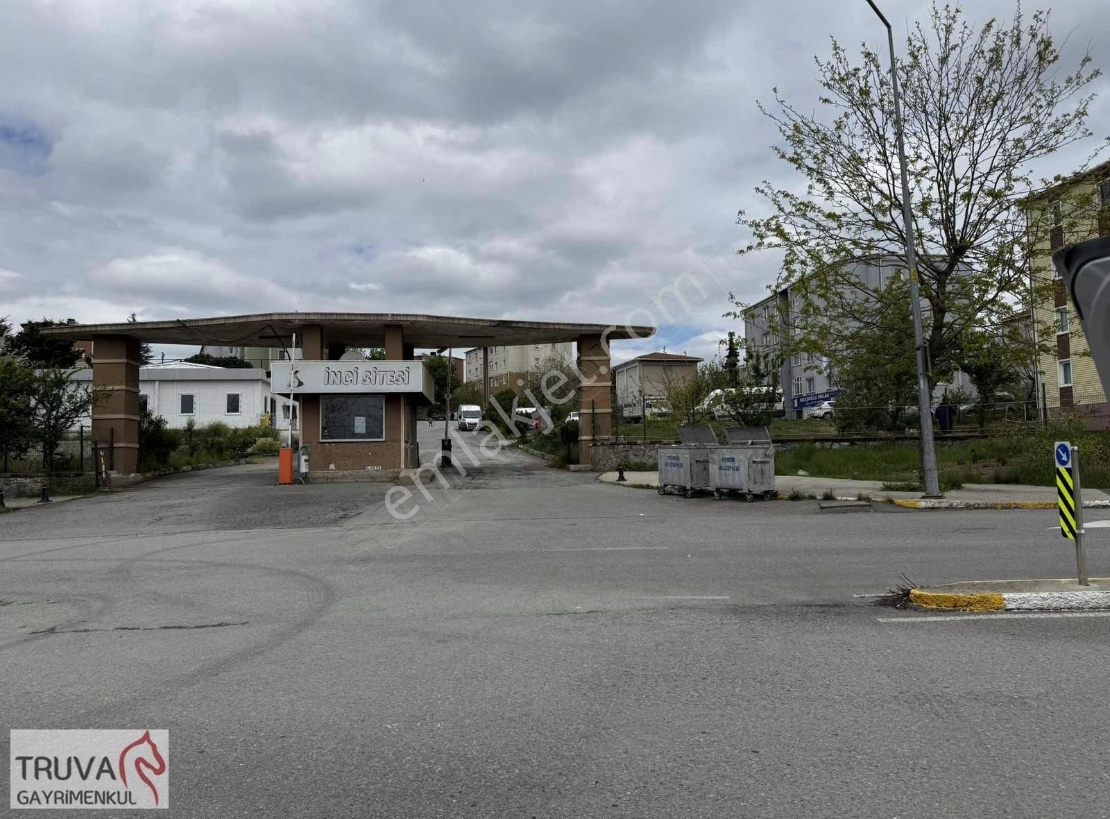 Yenişehir Mah İnci Sitesinde Güney Cephe 4 Kat 75 M2 2+1
