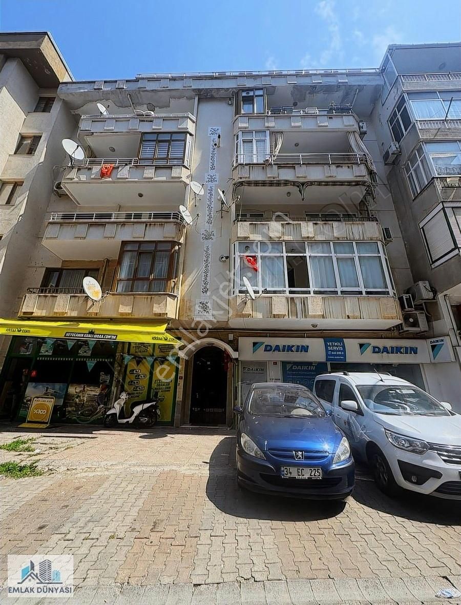 Emlak Dünyasından Maltepe Merkezde Satılık 2+1 Daire