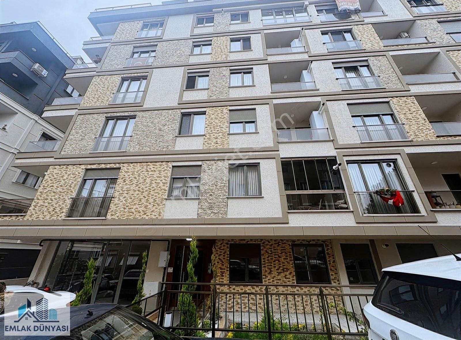Emlak Dünyası Satılık Sıfır Bina Harika Konum 2+1 Lüks Daire