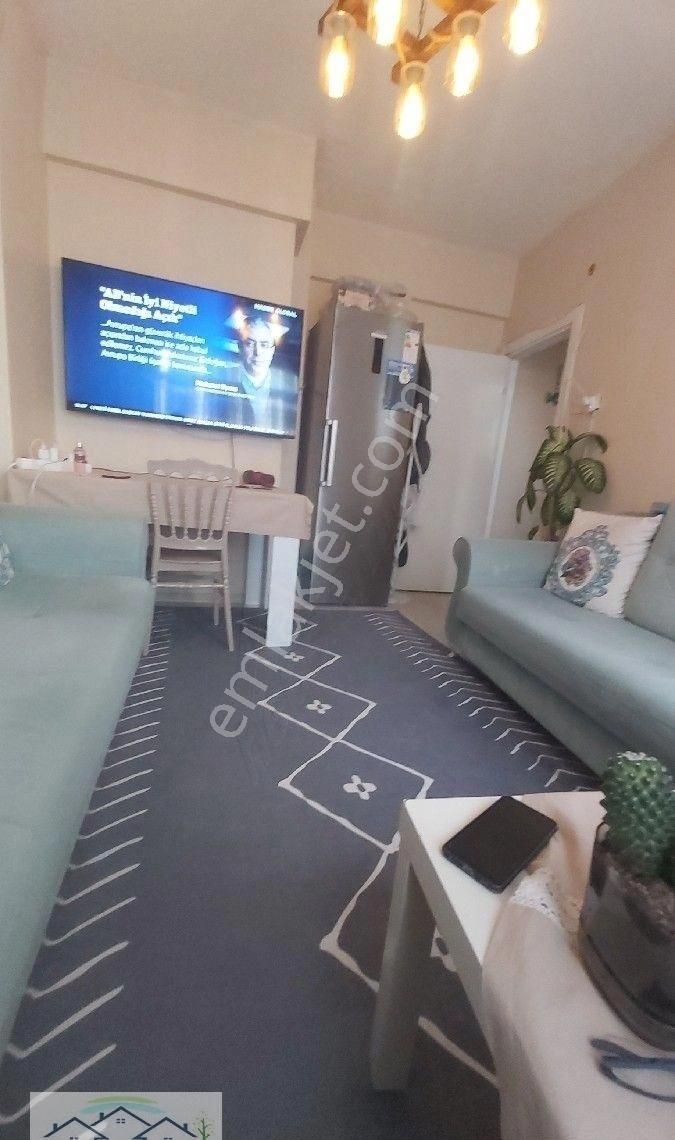 Beyoğlu Kasımpaşa Küçükpiyale Mah Piyaledeğırmenı Sok Eşyalı 2+1 Doğalgazlıaile Apartmanı 70m2