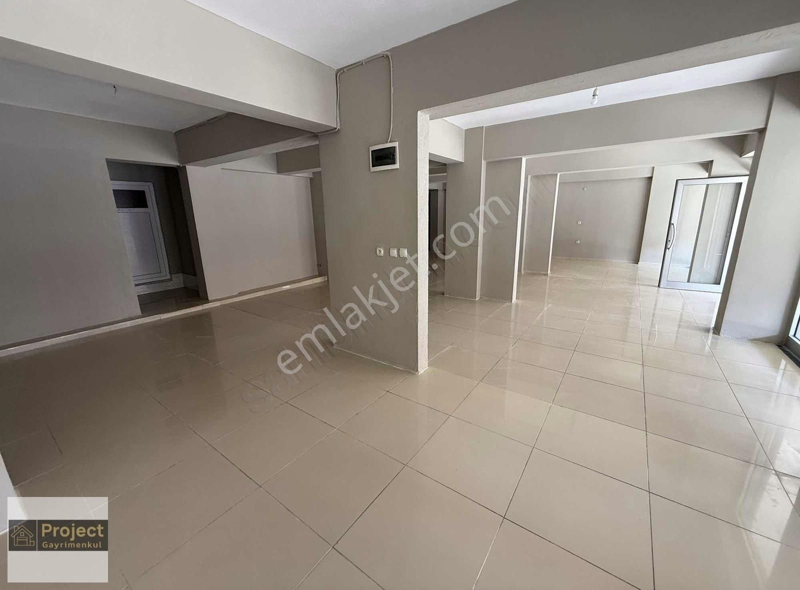 Century21 Project'ten Alikahya Merkezde Kiralık Dükkan