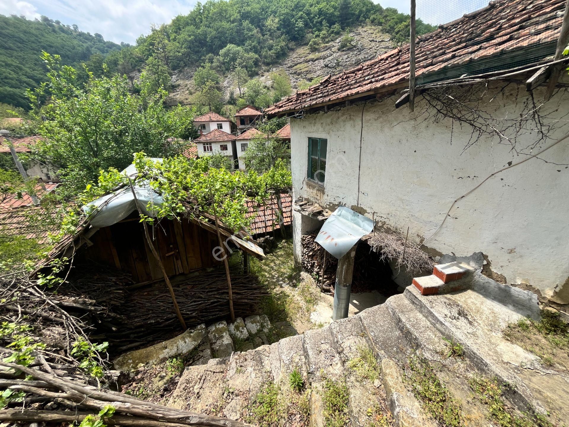 Doğa İçinde Köy Hayatı Arayanlara Satılık Orjinal Köy Evi - Görsel 26