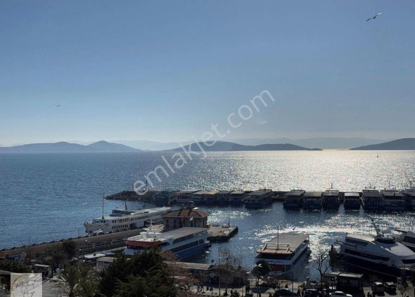 Bostancı Sahilde Deniz Manzaralı Satılık 4+1 Lüks Dubleks Daire