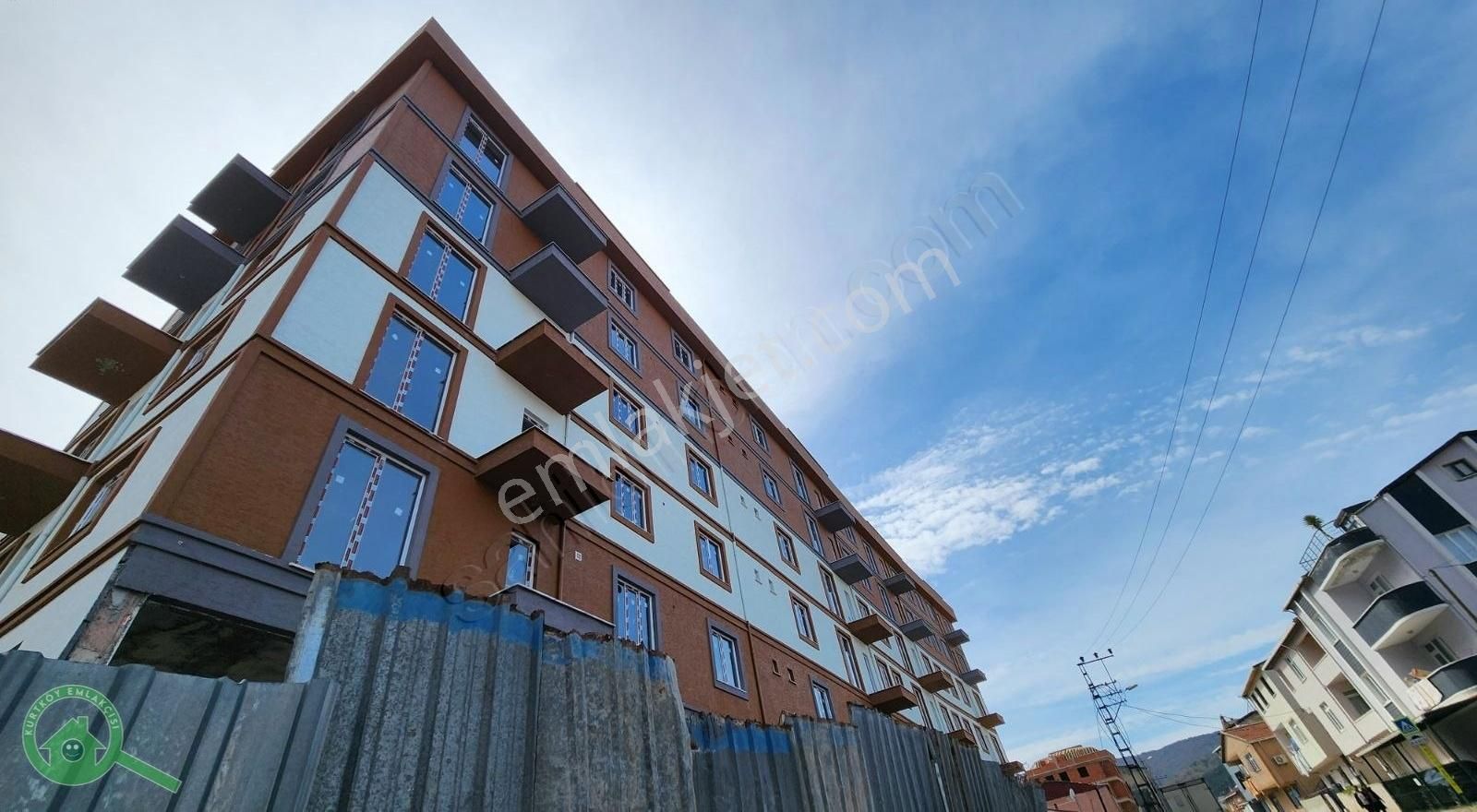 Sultanbeyli Yavuz Selim Mahallesi 3+1 Satılık Sıfır Arakat Daire
