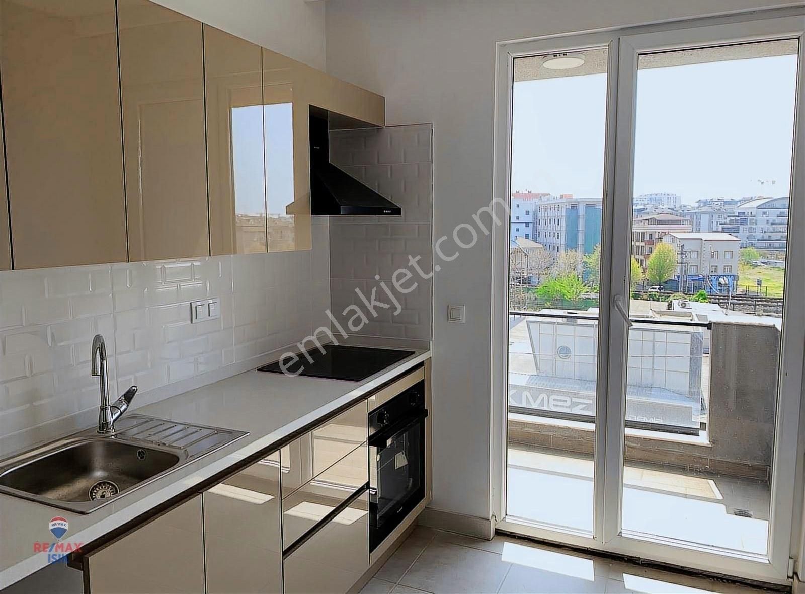 Şehriyaz Beşevlerde Güney Cephe, Kapalı Mutfak Satılık 2+1 Daire