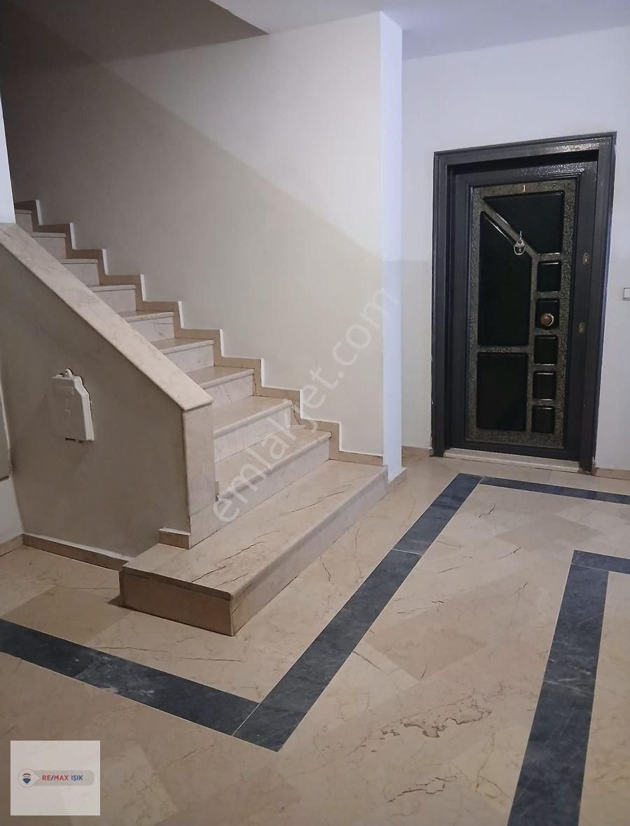 Üsküdar Ünalan'da 3+1 Satılık Daire