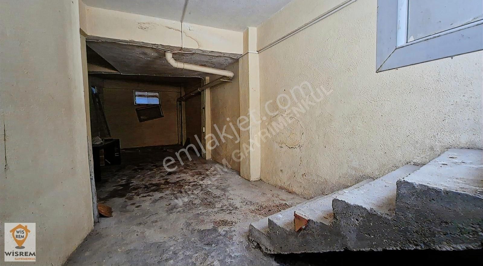 İzmit Merkez Tepecik Mahallesi Satılık 45 M2 Depo