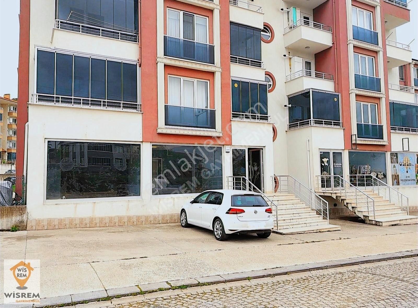 Konuralp'de Üsküp Evlerinin Altında 85m2 Kiralık Dükkan!