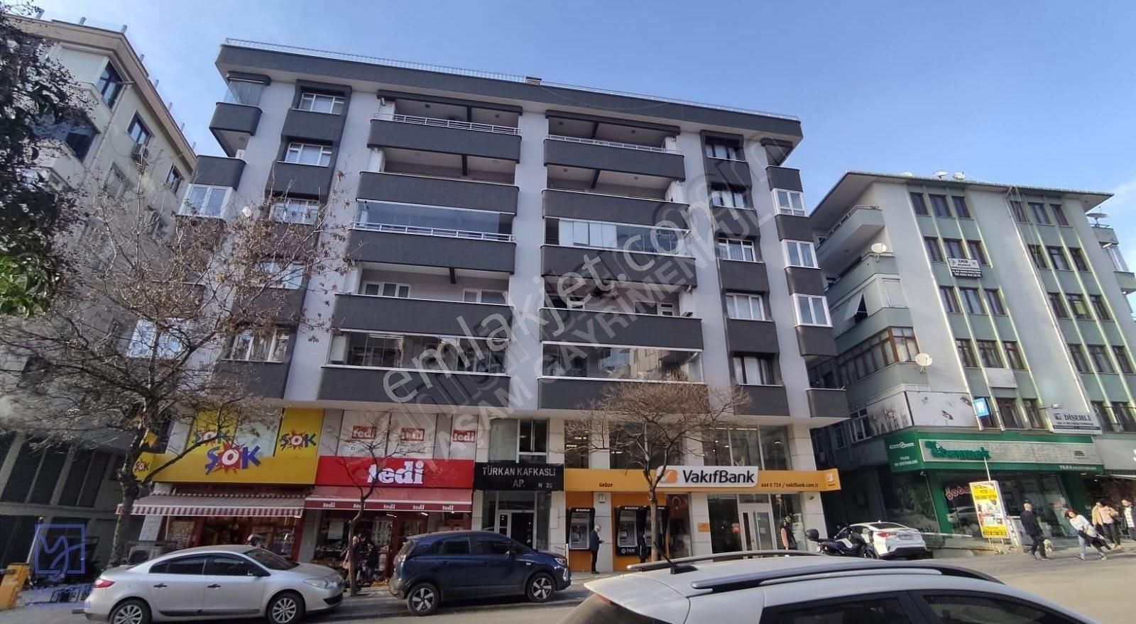 Gebze Çarşı Merkezde Muhteşem Konumda Arakat 3+1 Satılık Daire