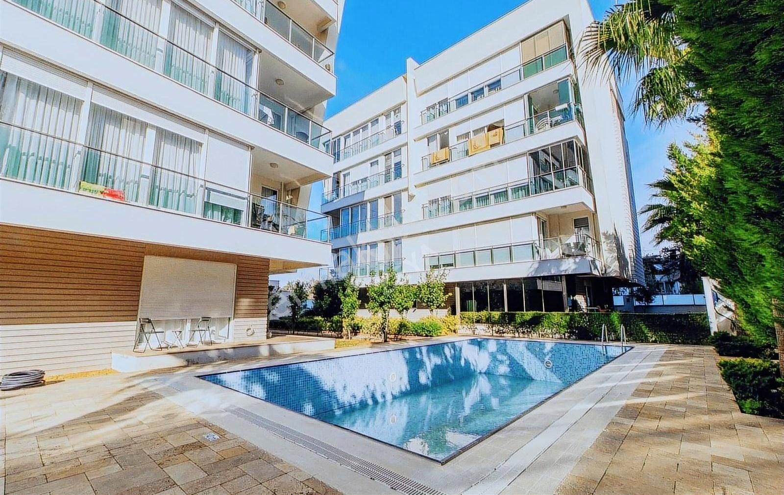 Yalı Caddesinde Özellikli Sitede Muhteşem Satılık 3+1 Dare