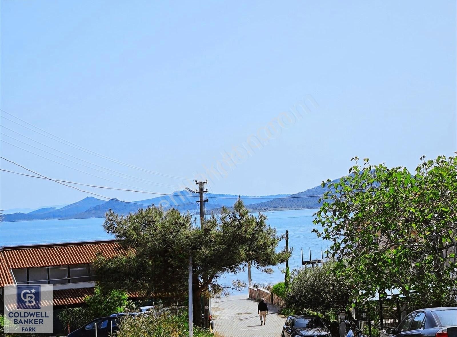 Cunda Mithatpaşa'da Merkeze Yürüme Mesafesinde Kiralık Villa