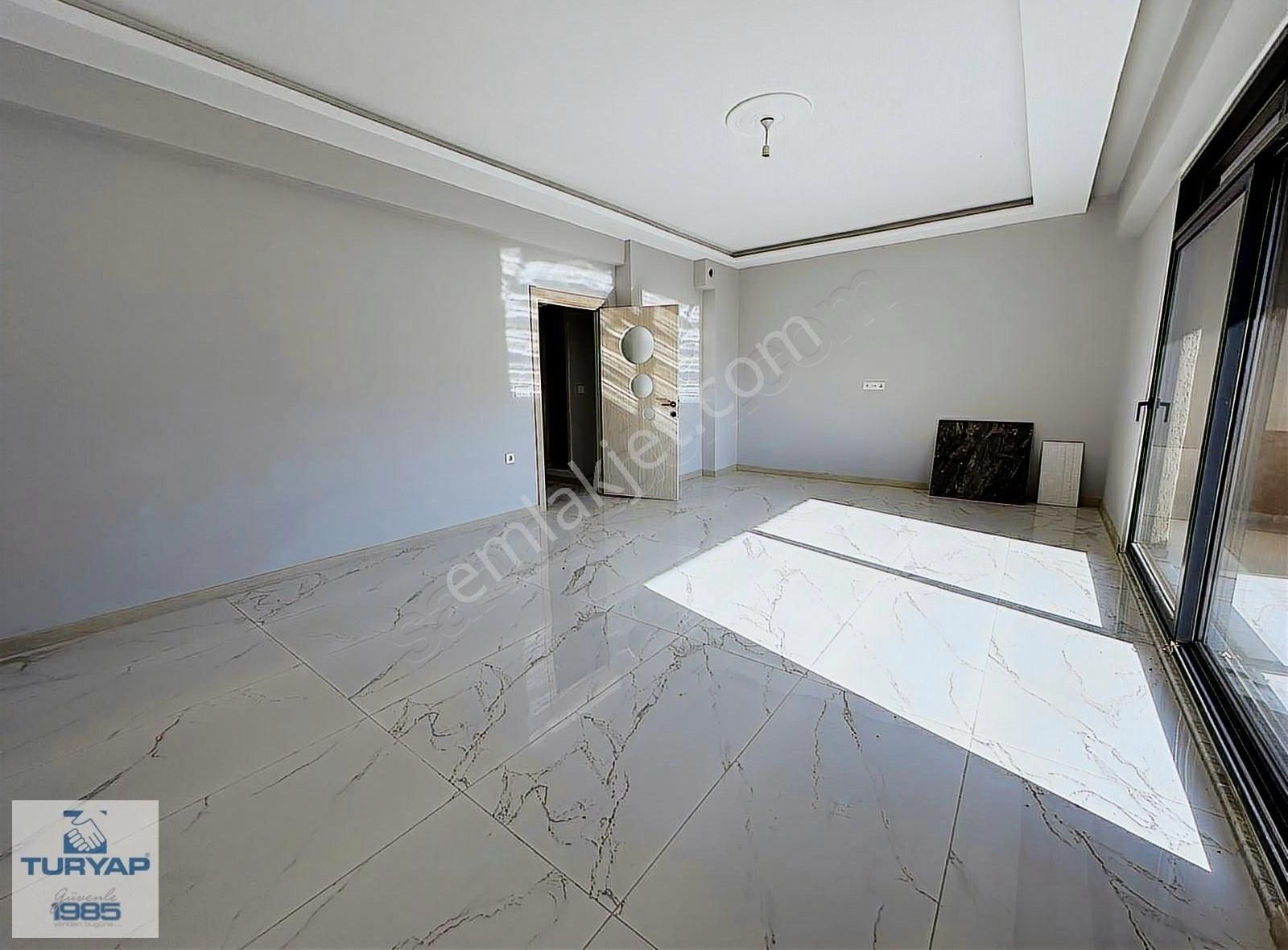 Çiftlikköy'de Deniz Manzaralı Satılık Dubleks Daire