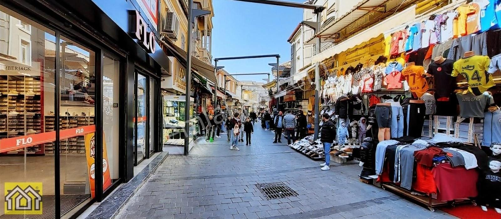 Kemeraltı Anafartalar Cad.si Üzerindeki Pasajda Ticari Dükkan