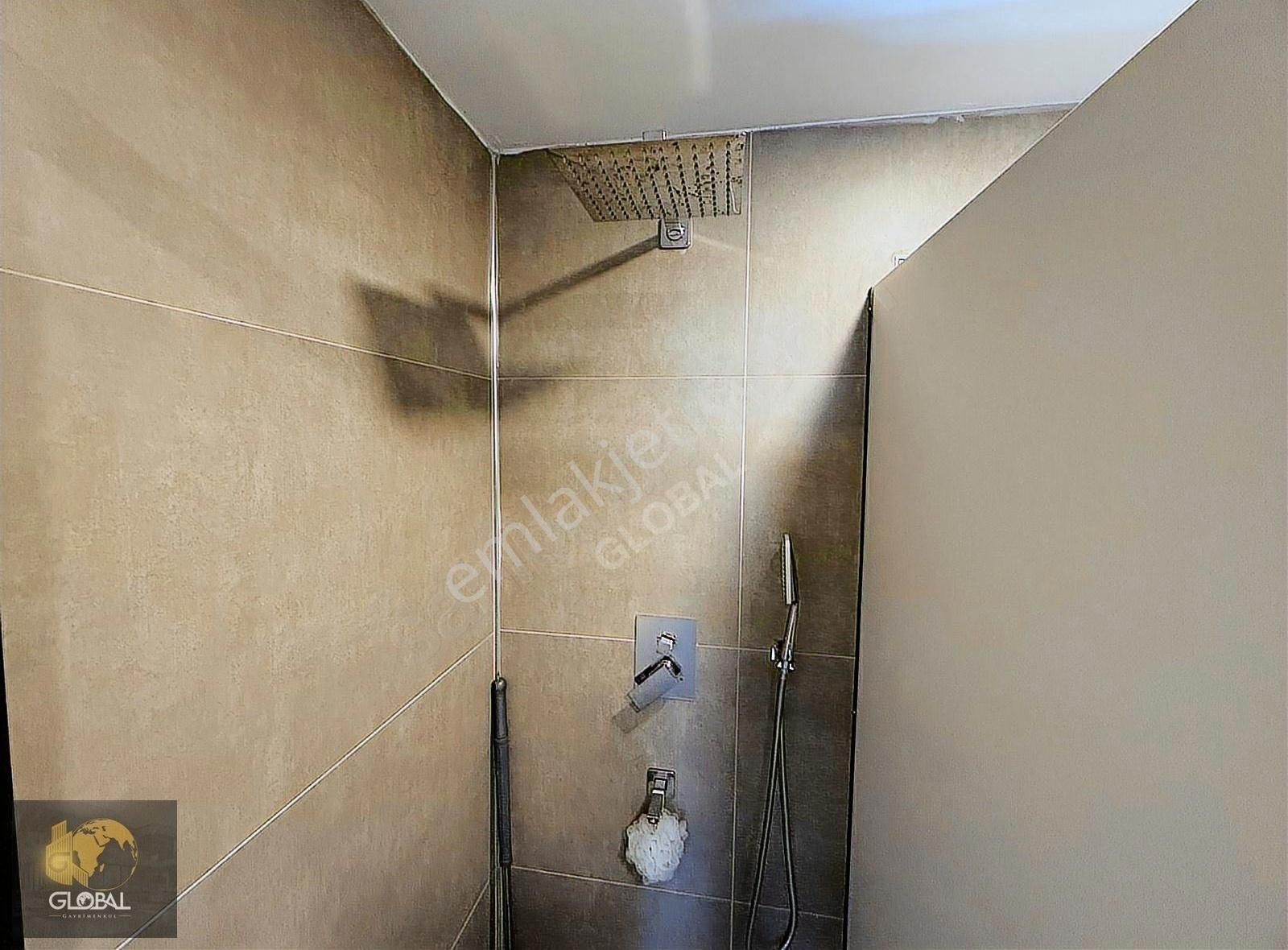 Global'den / Çarşı Merkez'de / Devren Kiralık 130m² Dükkan