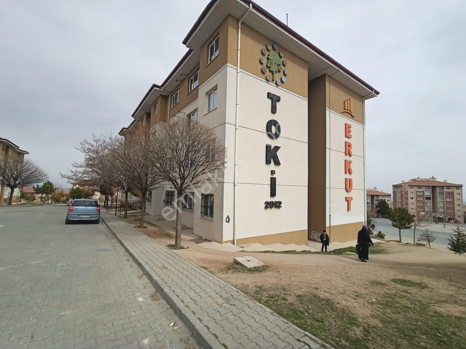Emrah Çiftci'den Meram Gödene Toki Sit.satılık 1+1 Arakat Bakımlı Daire