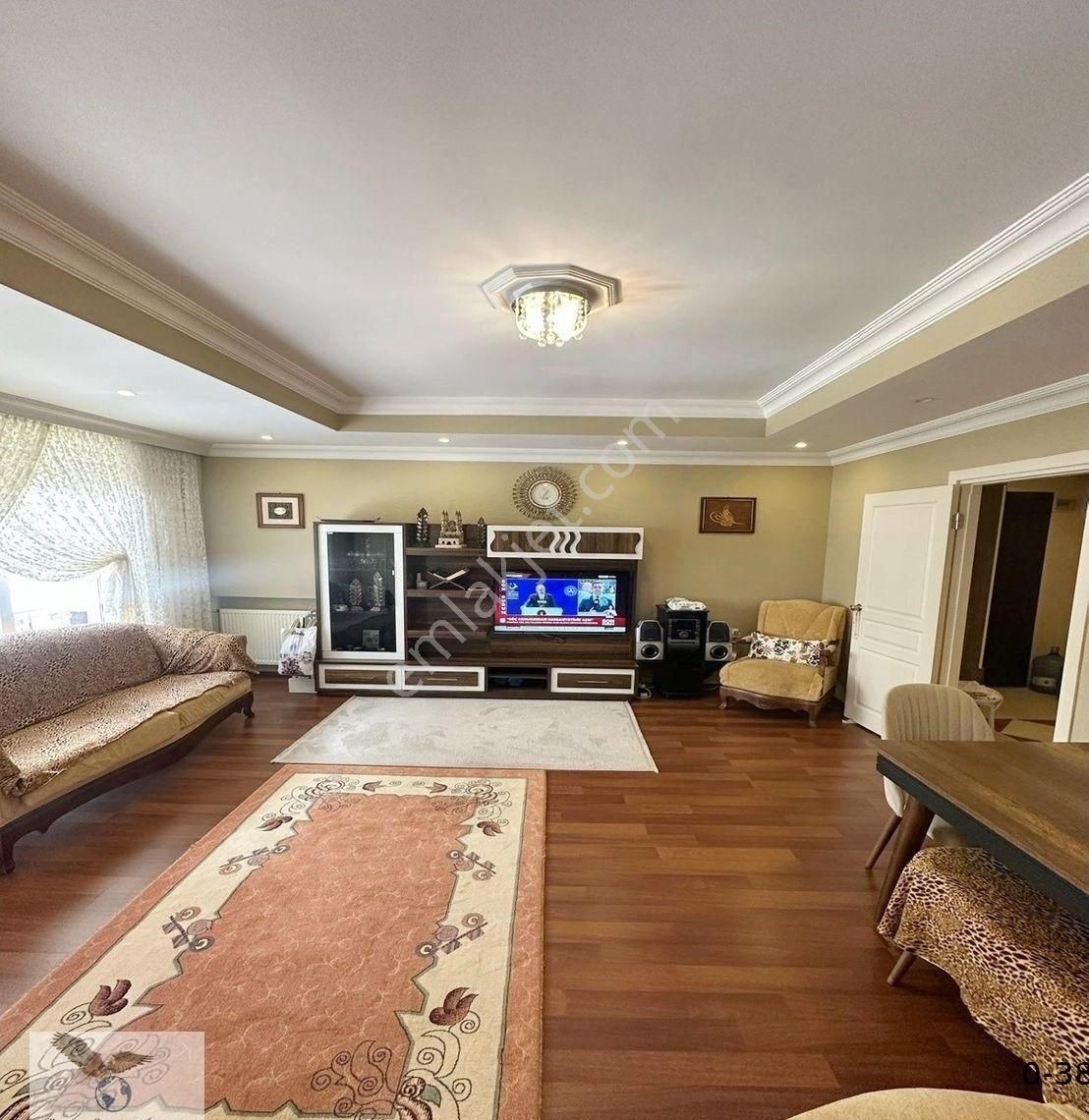 Avcılar Cihangirde 3+1 İçi Lüks Yapılı Ara Kat Daire
