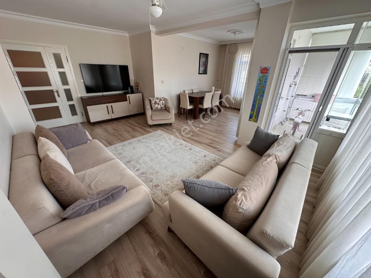 Şekerbank Sokağında, Ön Köşe 3.kat Geniş Ferah Köşe Cephe 2+1