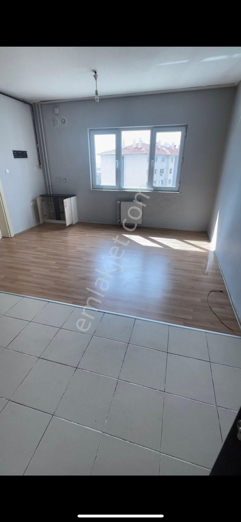 Mamak Zirvekent Toki 1+1 Şehir Manzaralı 5. Kat Konumunda 1.kat Altında 2 Kat Daha Var. Sahibinden