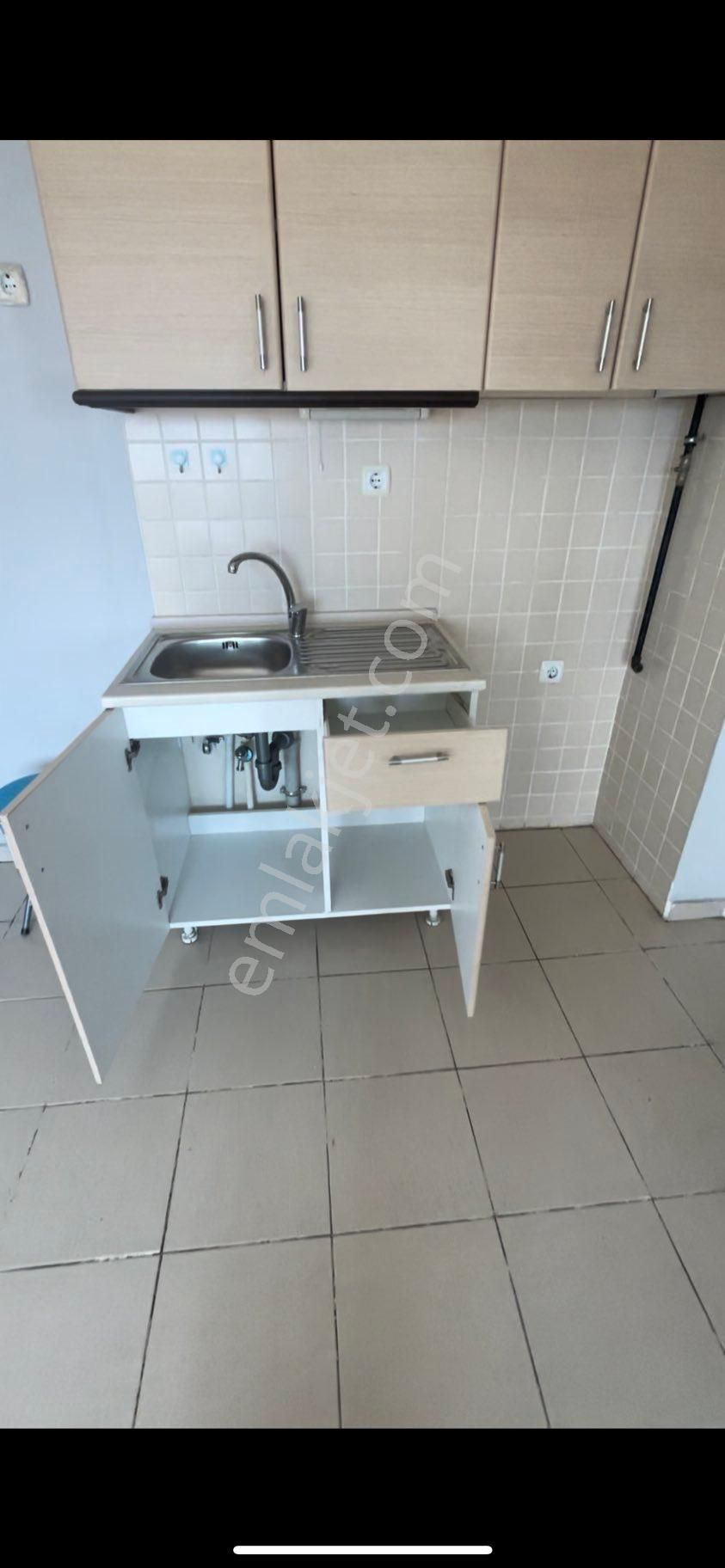 Mamak Zirvekent Toki 1+1 Komple Fulankara Manzaralı Girişten 1.kat Manzaraya 3.kattır. Sahibinden