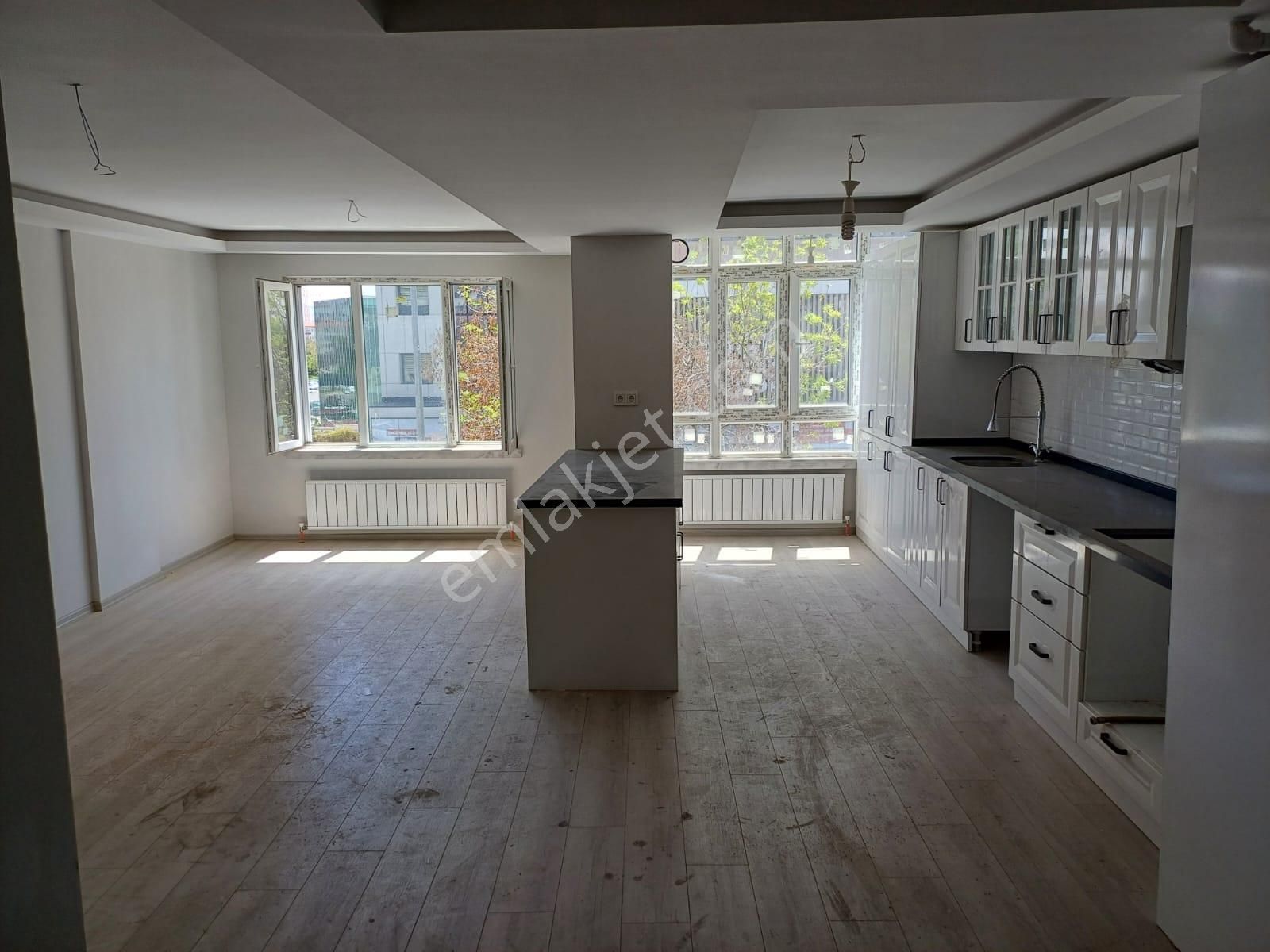 Yenimahalle İvedik Caddesine Cepheli İçi Full Yapılı Katta 2+1 Satılık Daire