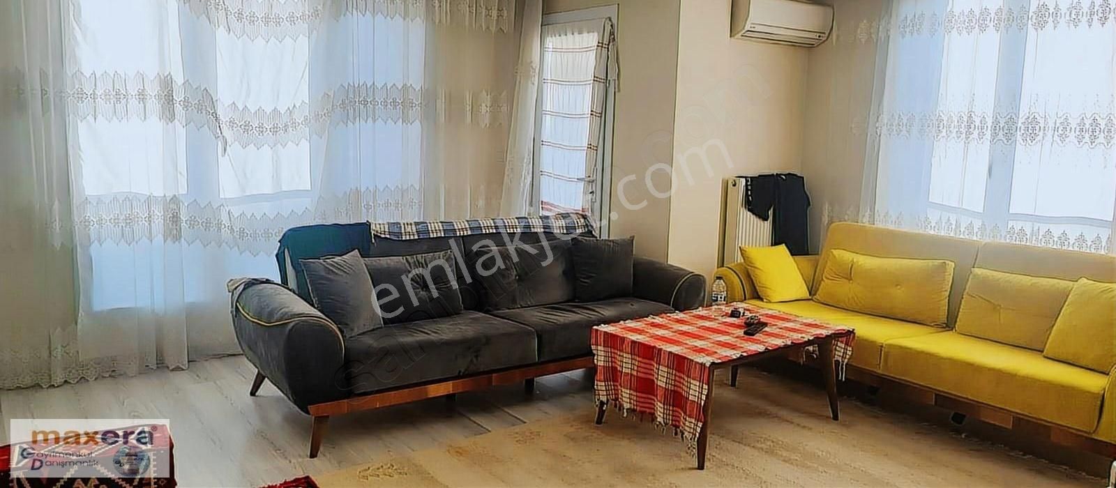 Siyavuşpaşada Asansörlü 2015 Yapımı 155m2 4+1 Kombili