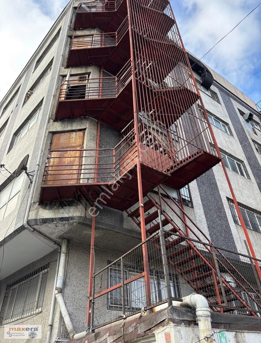 Üçyüzlü 'de Dokuma Grubuna Uygun İşletmeye Hazır 1200 M2 Tek Kat