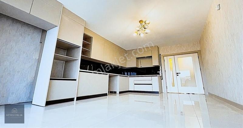 Site İçerisinde Yüksek Kira Getirili Geniş M2 Geniş Balkon 4+1