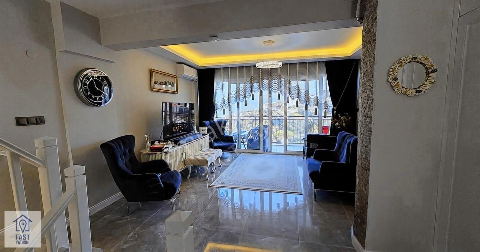 Fast Yatırım'dan Deniz Manzaralı Ve Havuzlu Site İçi 2+1 Villa