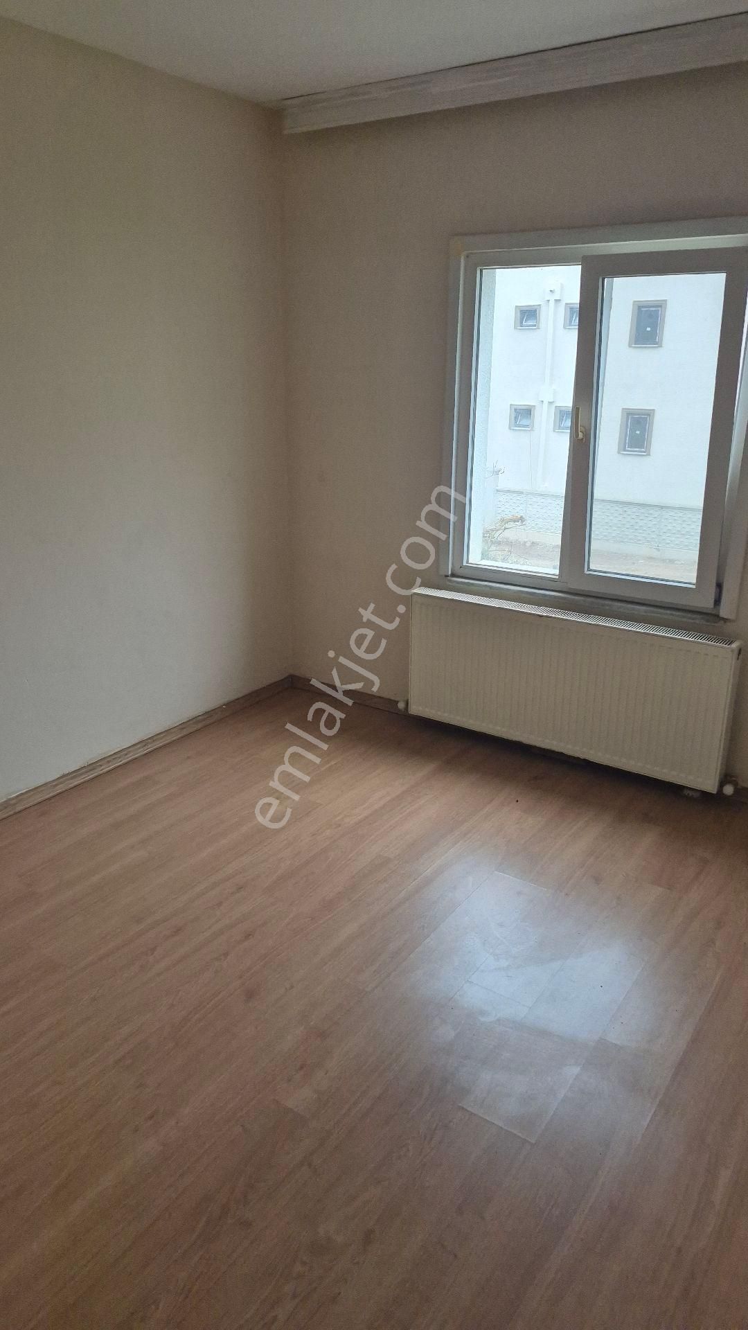 Karasu Merkezde 3+1 Kiralık Daire