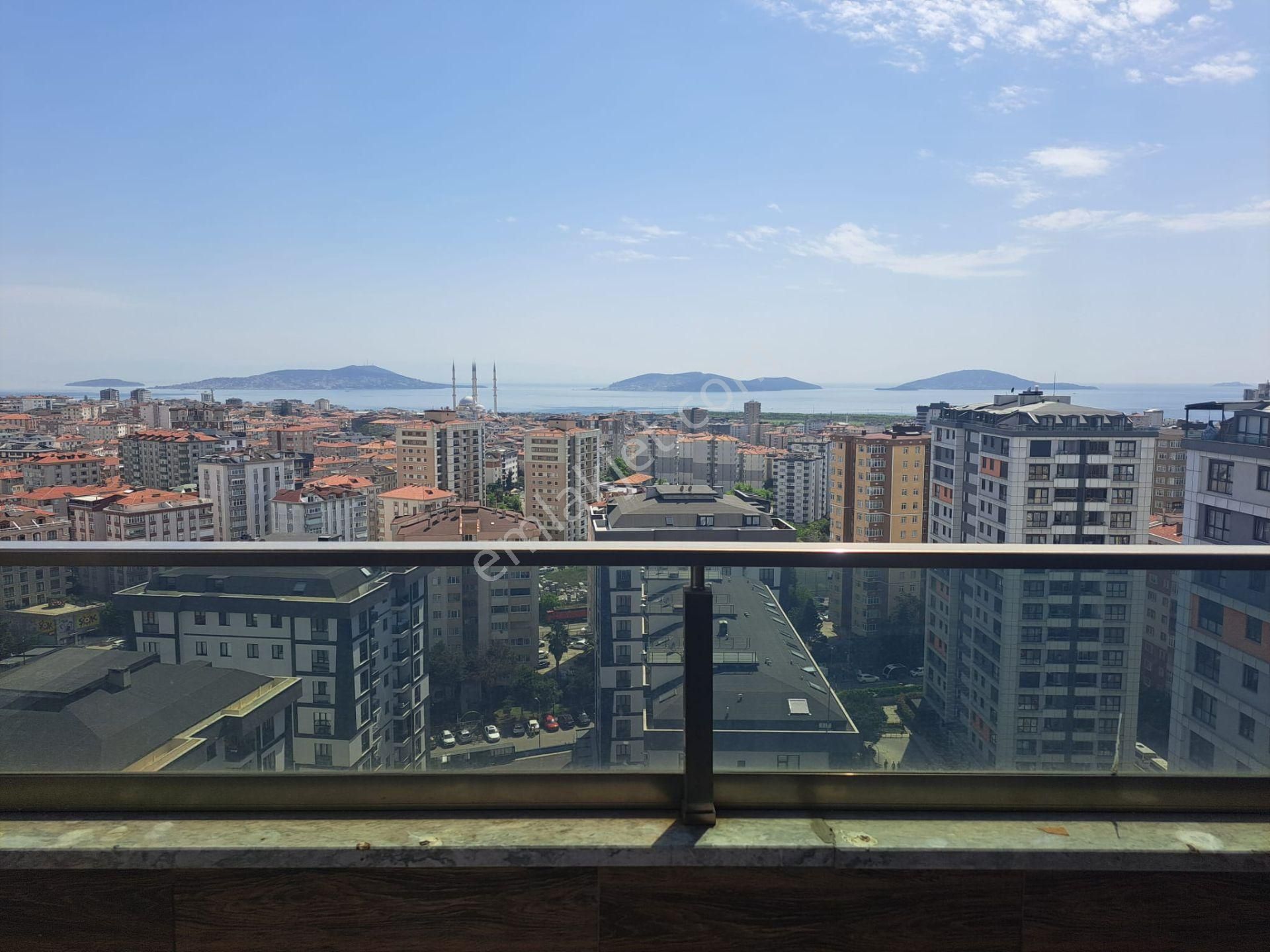 Muhteşem Adalar Manzaralı Lüks Teraslı Daire