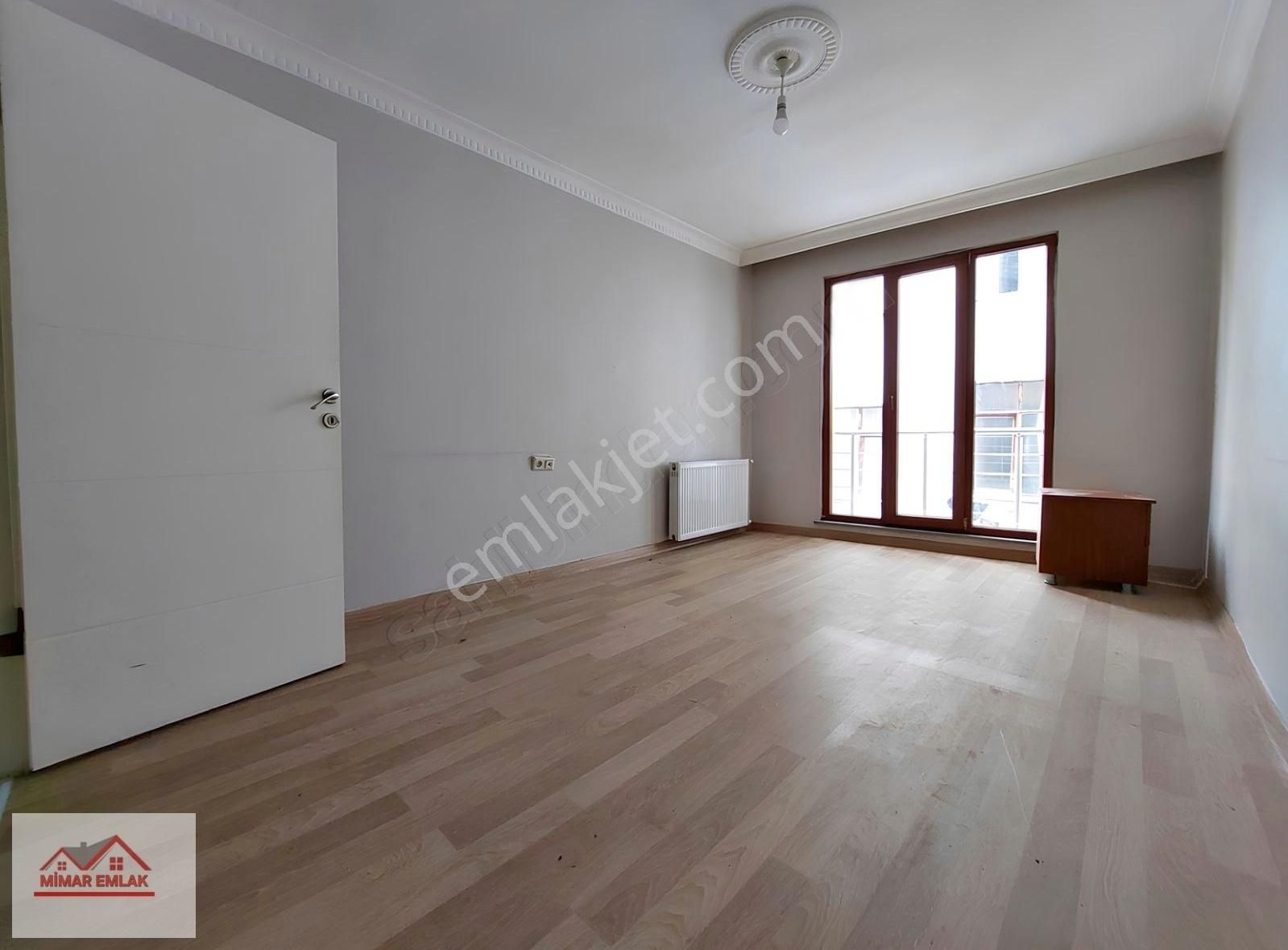 İkitelli'de Oldukça Geniş 170m2 Çatısı Yükseltilmiş 4+2 Dublex