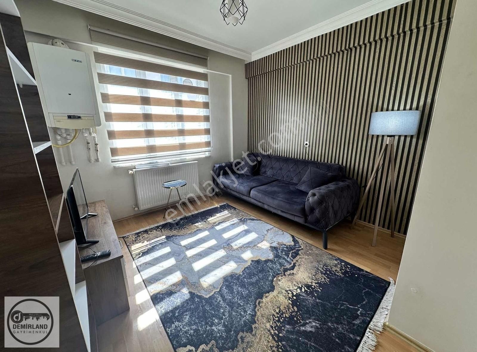 Demirland'dan Kiralık Kafeler Caddesinde 1+1 Daire