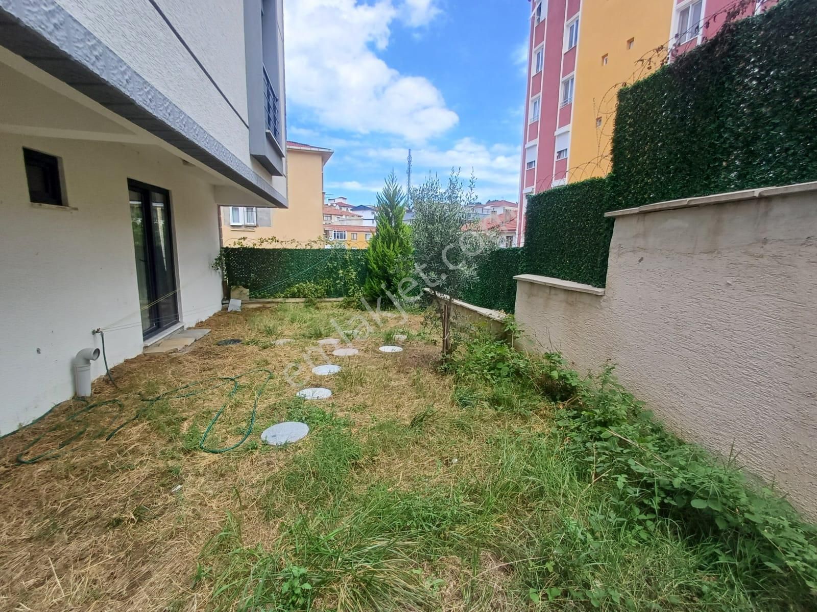 Yalova Çınarcık Esenköy De Satılık 2+1 Daire Bahçeli Eren Emlakt