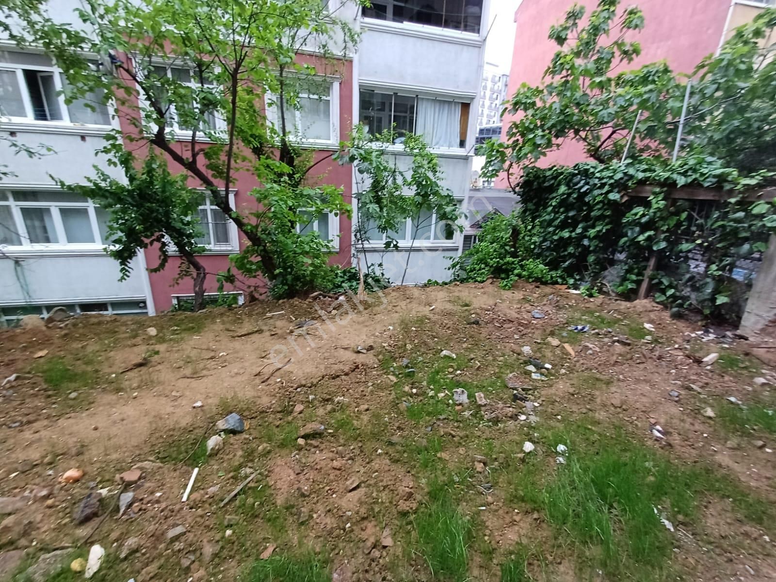 Kağıthane Merkez De Satılık 1+1 Daire Sıfır Bahçeli Eren Emlakta