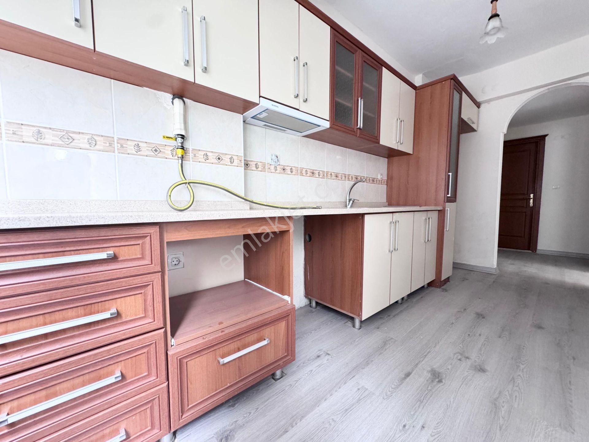 Tunaboylu'dan Altınkumda Ebeveyn Banyolu Satılık 3+1 Daire