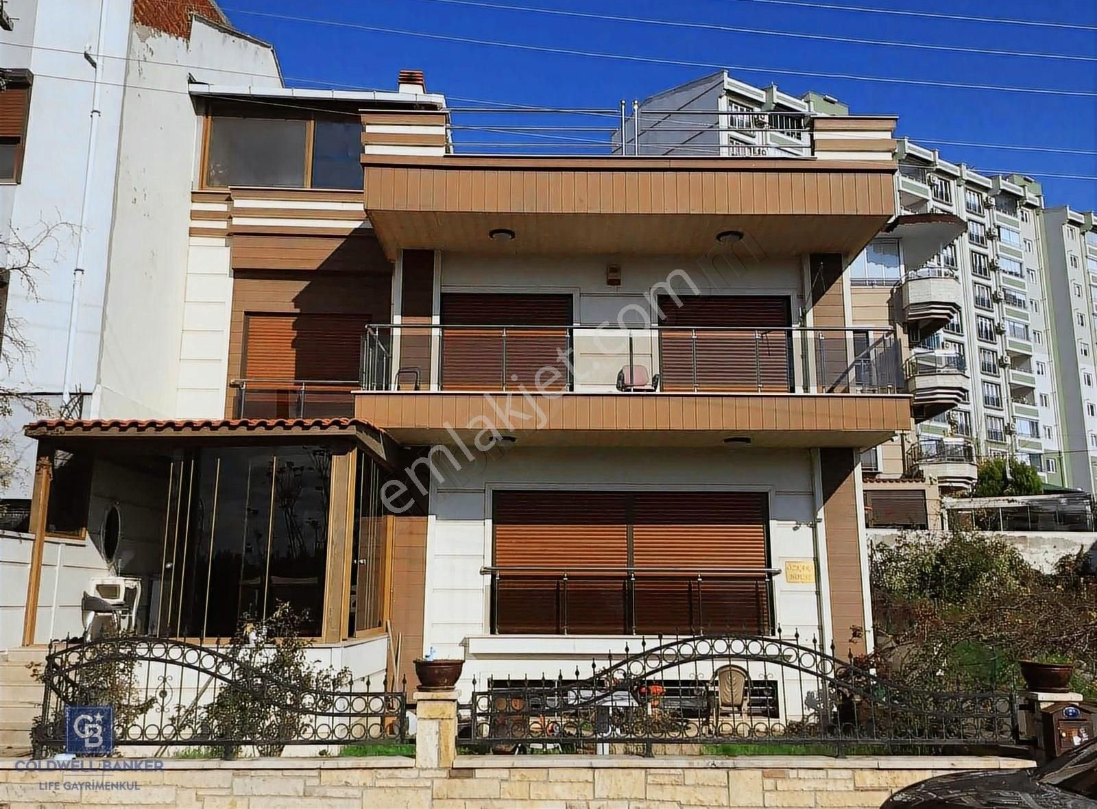 Çiğli Aydınlıkevler'de Kiralık 4+1 Villa