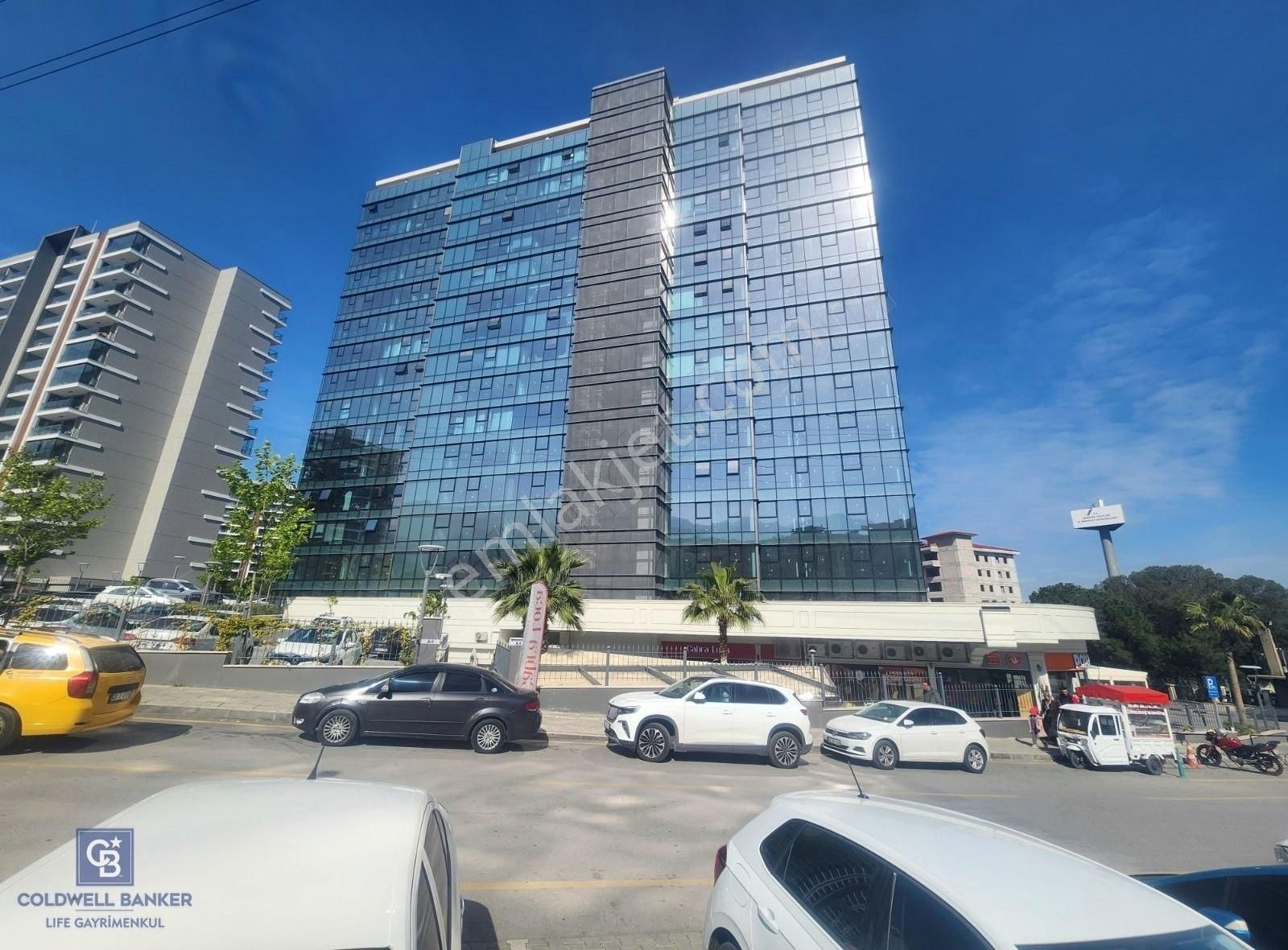 Manisa Meydan Da Satılık Ofis
