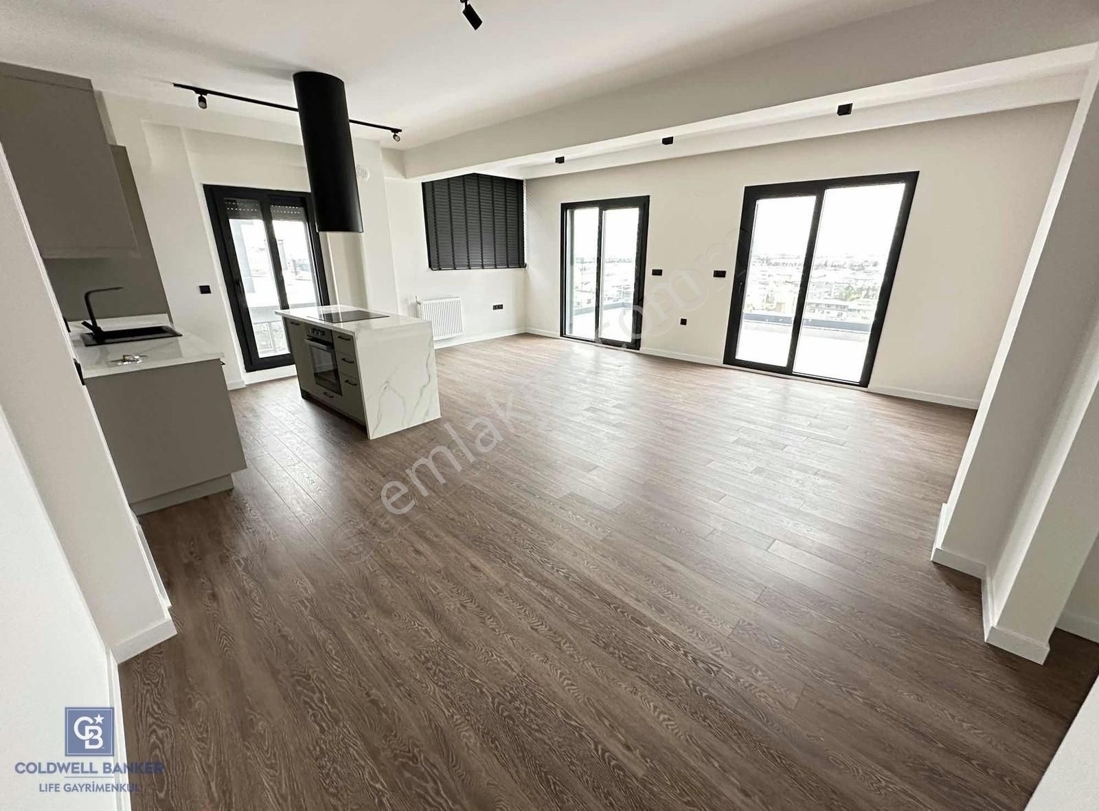Çiğli Balatçık Anadolu Cad. Üstünde 2+1 Teraslı Sıfır Daire