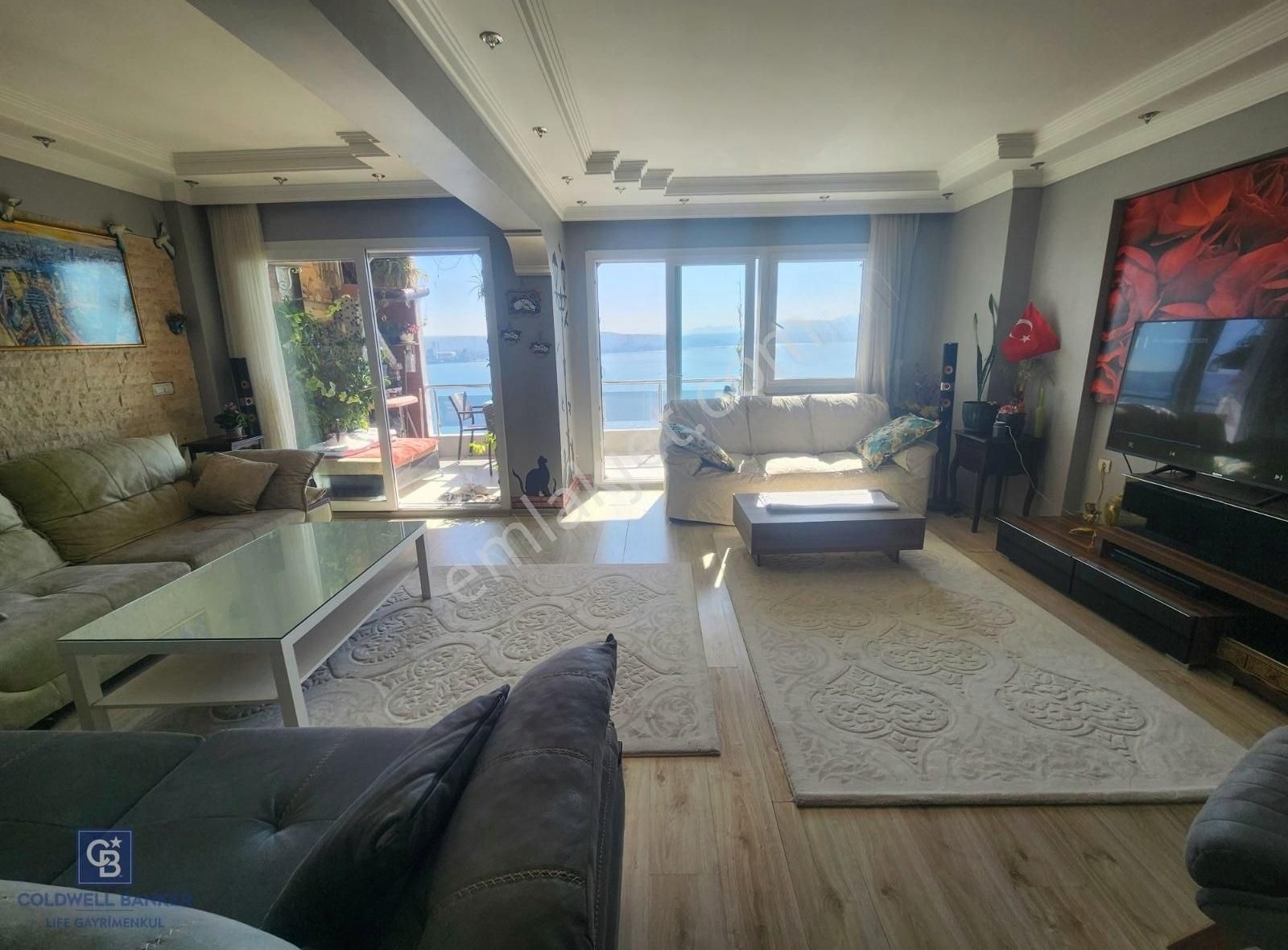 Bayraklı Gümüşpala Da Full Deniz Manzaralı Satılık 2+1 Daire