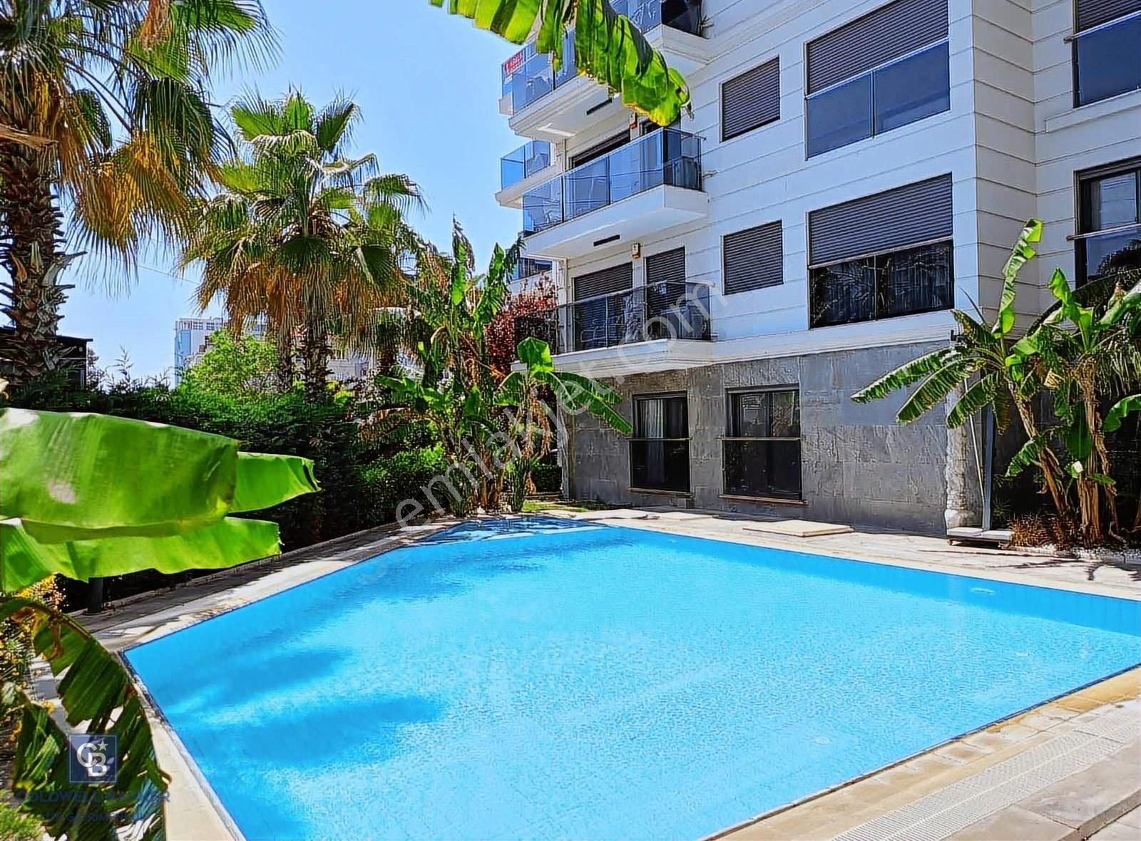 Çiğli Ataşehir Tanınmış Suit'te Kiralık 2+1 Daire