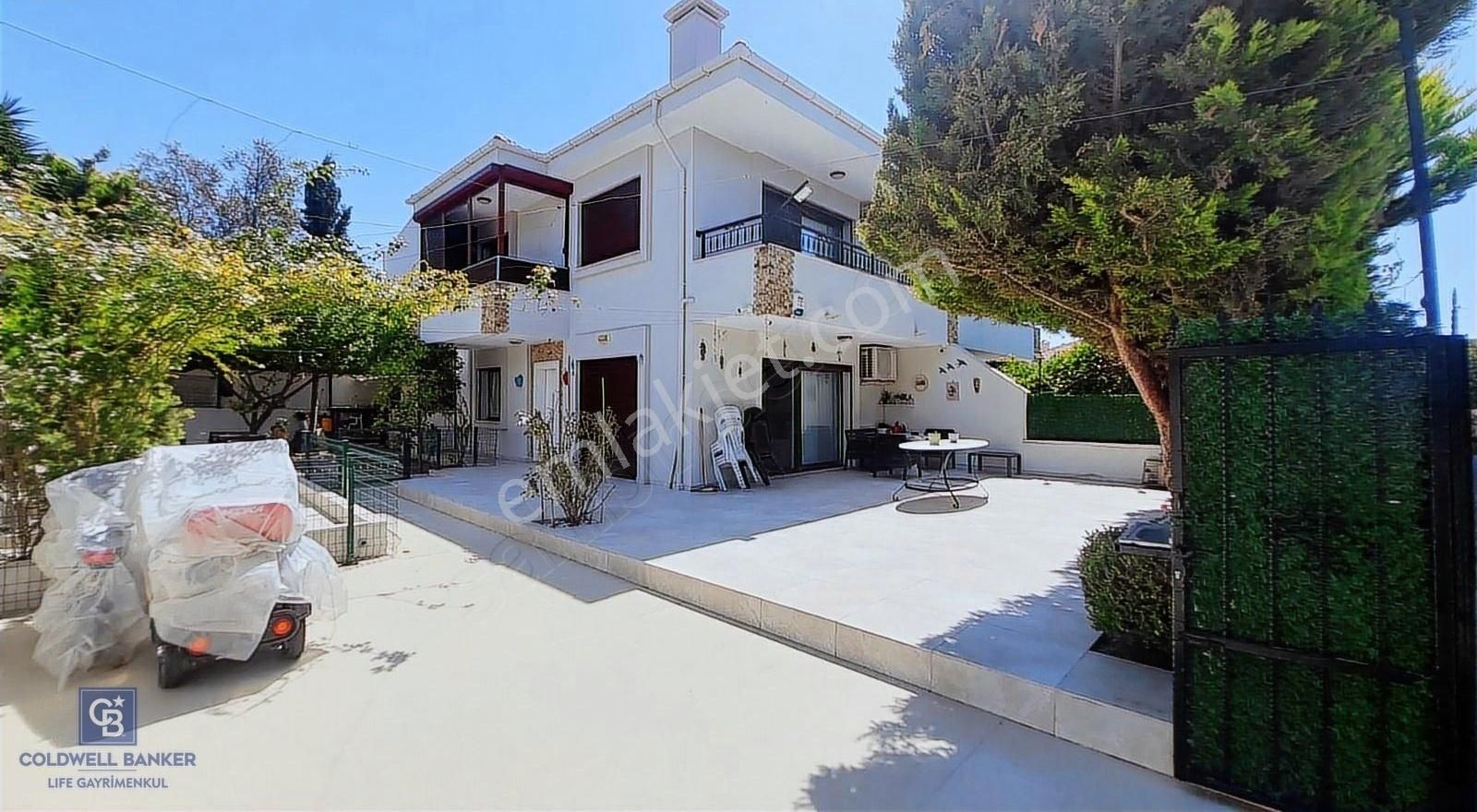 Çeşme Alaçatı Da Kiralık Bahçeli 2+1 Villa