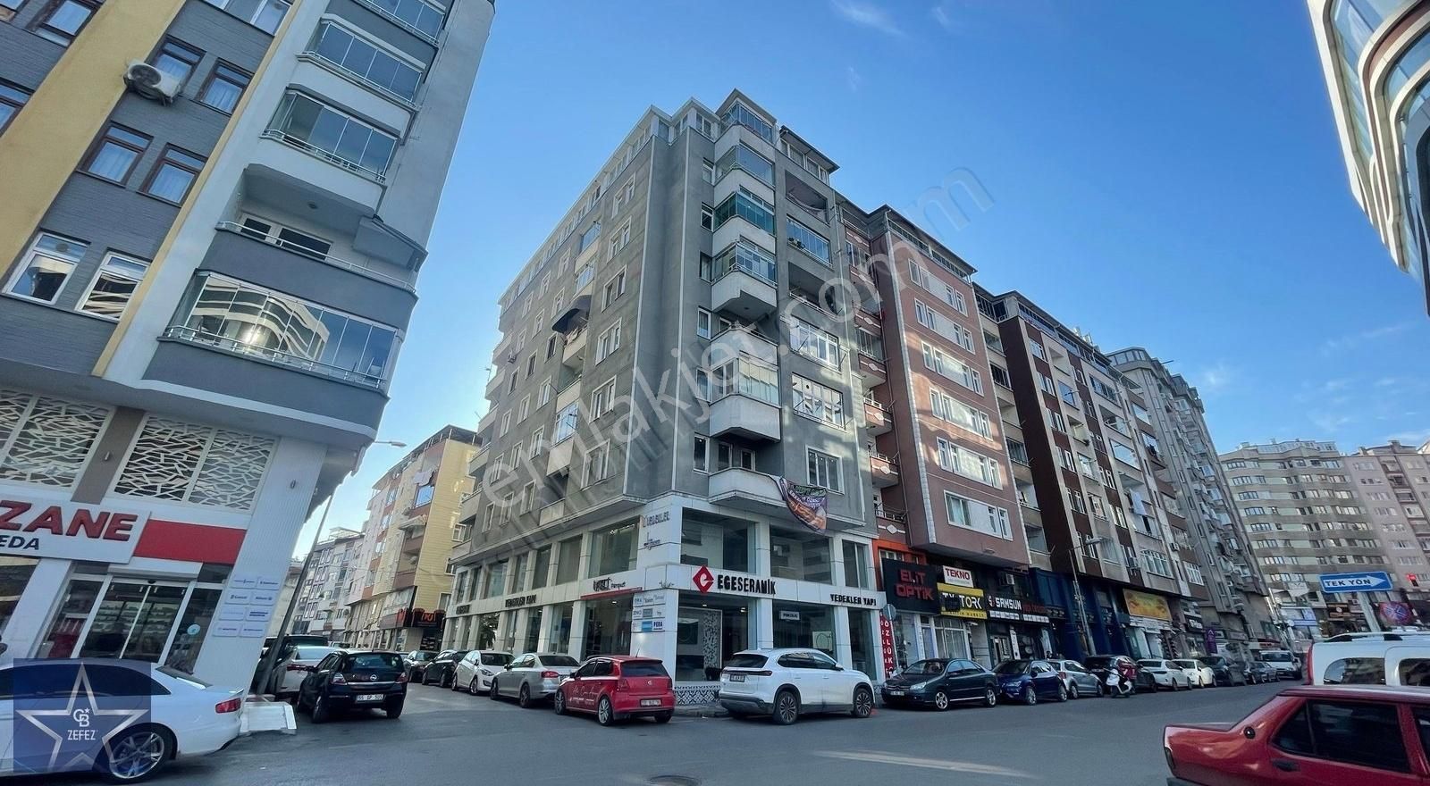 Gençlik Parkında Liv Hastahanesine Cephe Kiralık 2+1 Daire