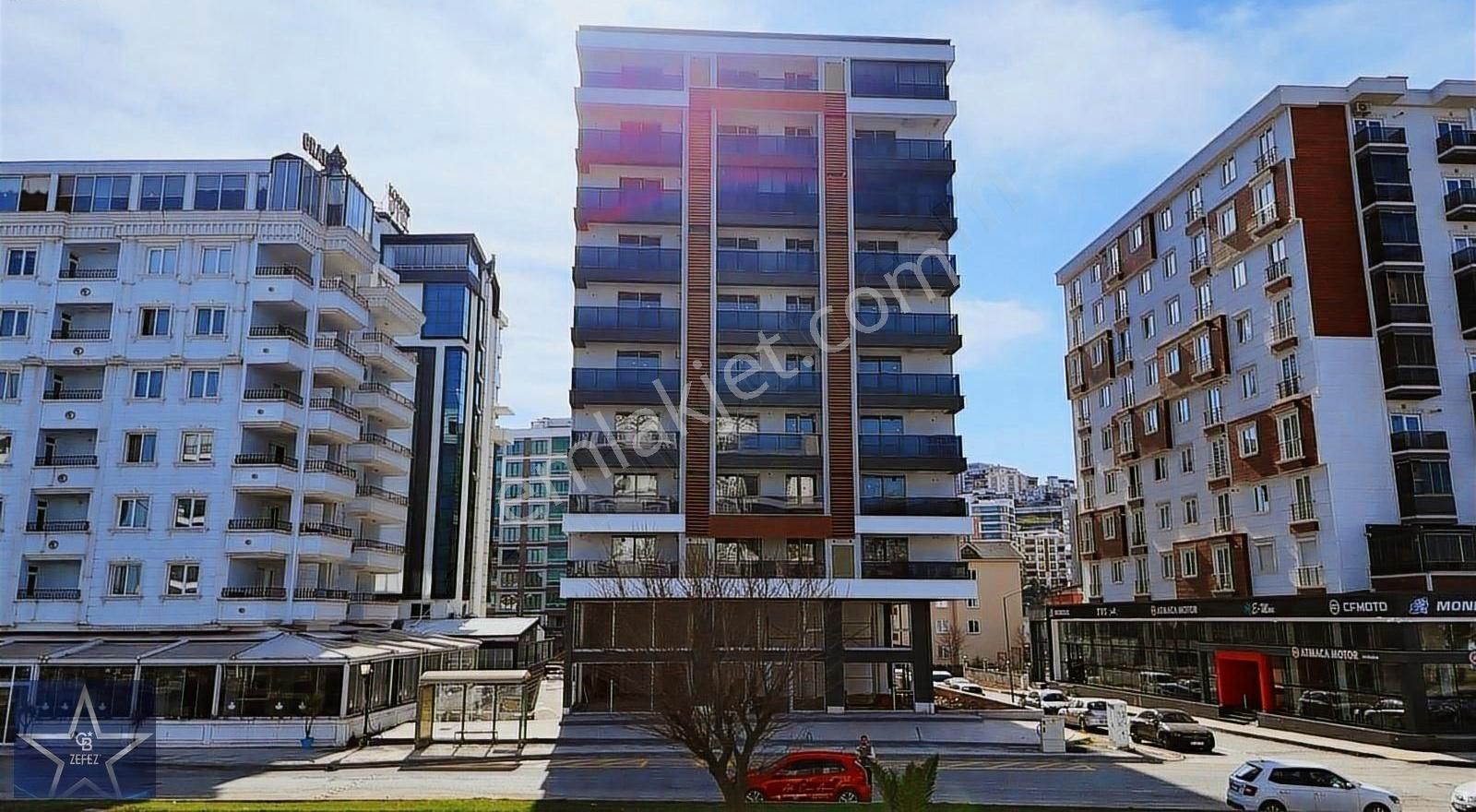 Atakum Yeni Mahallede Anayola Cephe Sıfır Lüks Satılık 1+1 Daire