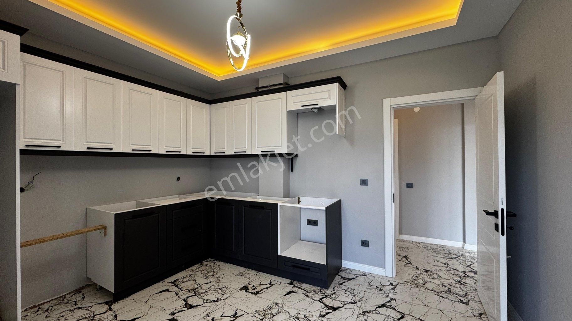 Deniz Manzaralı Geniş Kullanım Alanına Sahip 3+1 / 0 Daire
