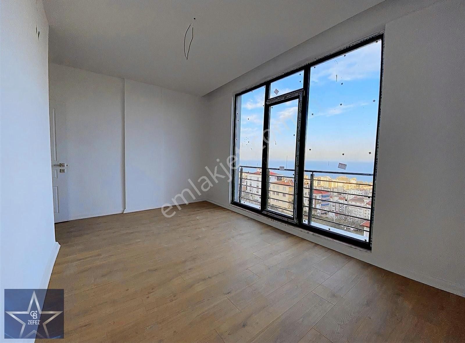 Deniz Manzaralı Geniş Kullanım Alanına Sahip 3+1 / 0 Daire