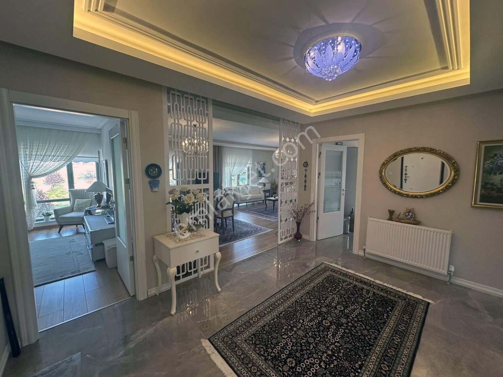 Irmak Emlak- Bağlıca White Tower'da Ara Kat Satılık 4+1 Daire