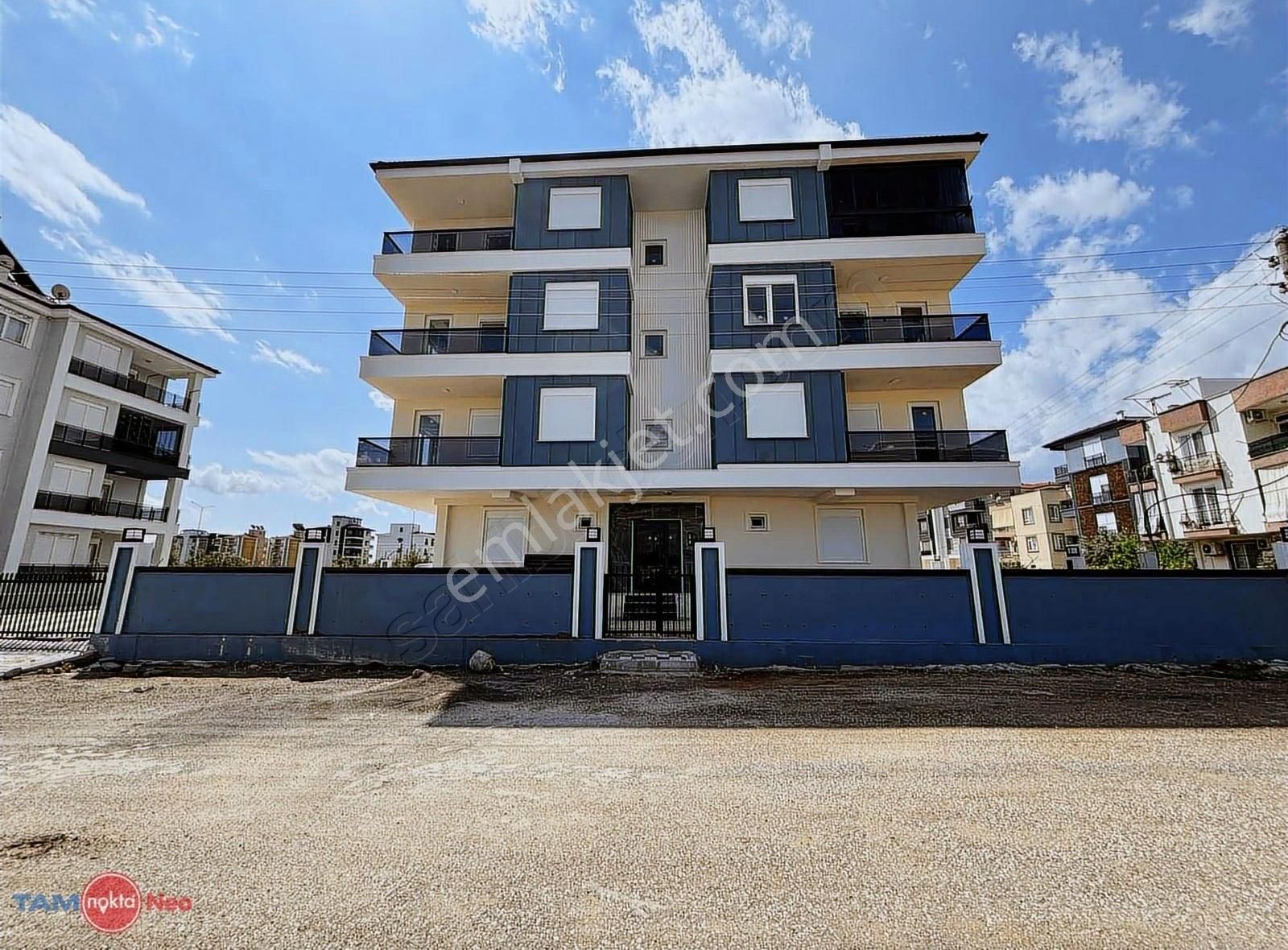 Döşemealtı Yeniköyde Ayrı Mutfak Çift Balkonlu 2+1 Kiralık Daire