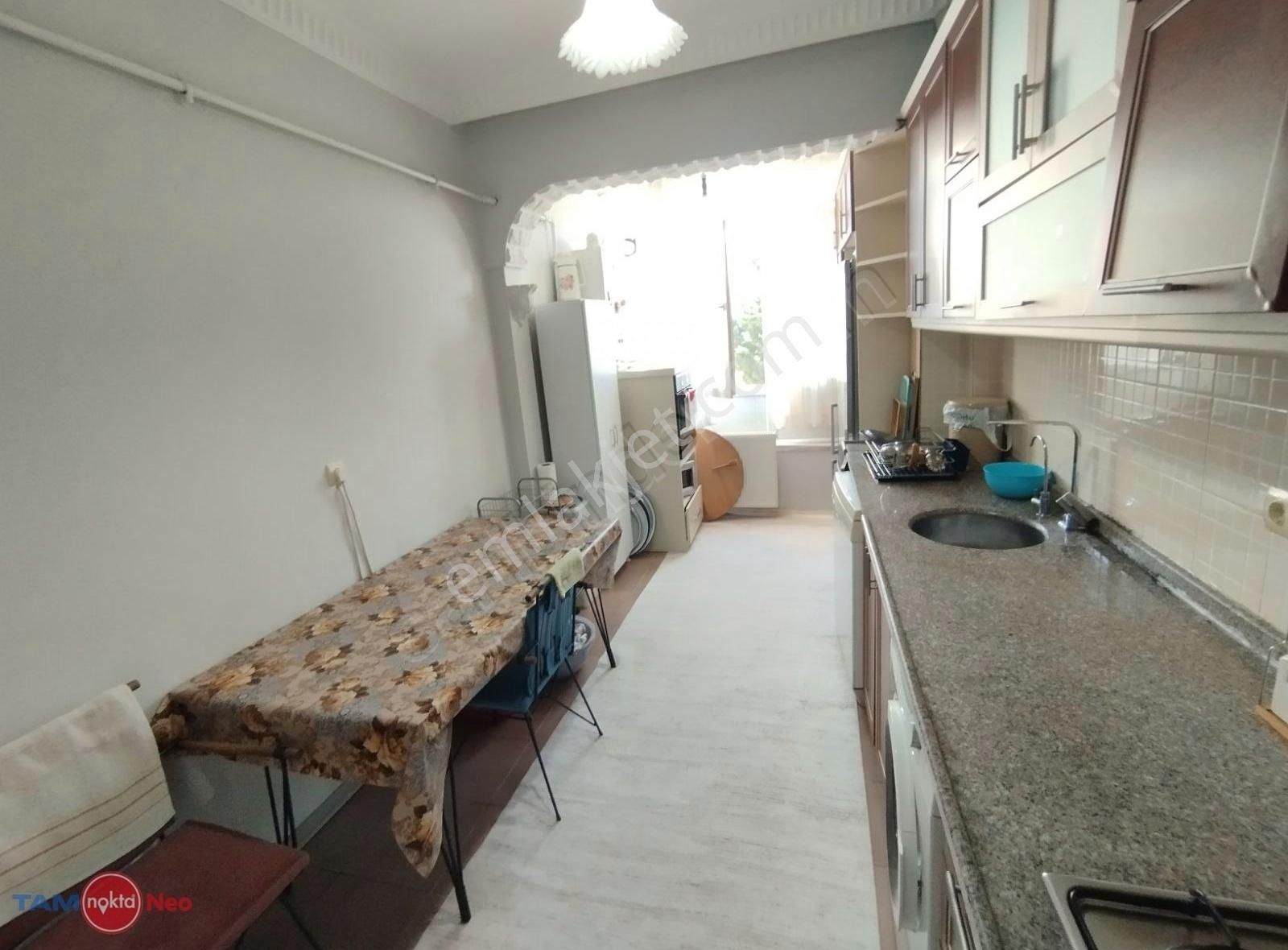 Serik Salı Pazarında Ana Caddeye Çok Bakımlı 3+1 Krediye Uygun