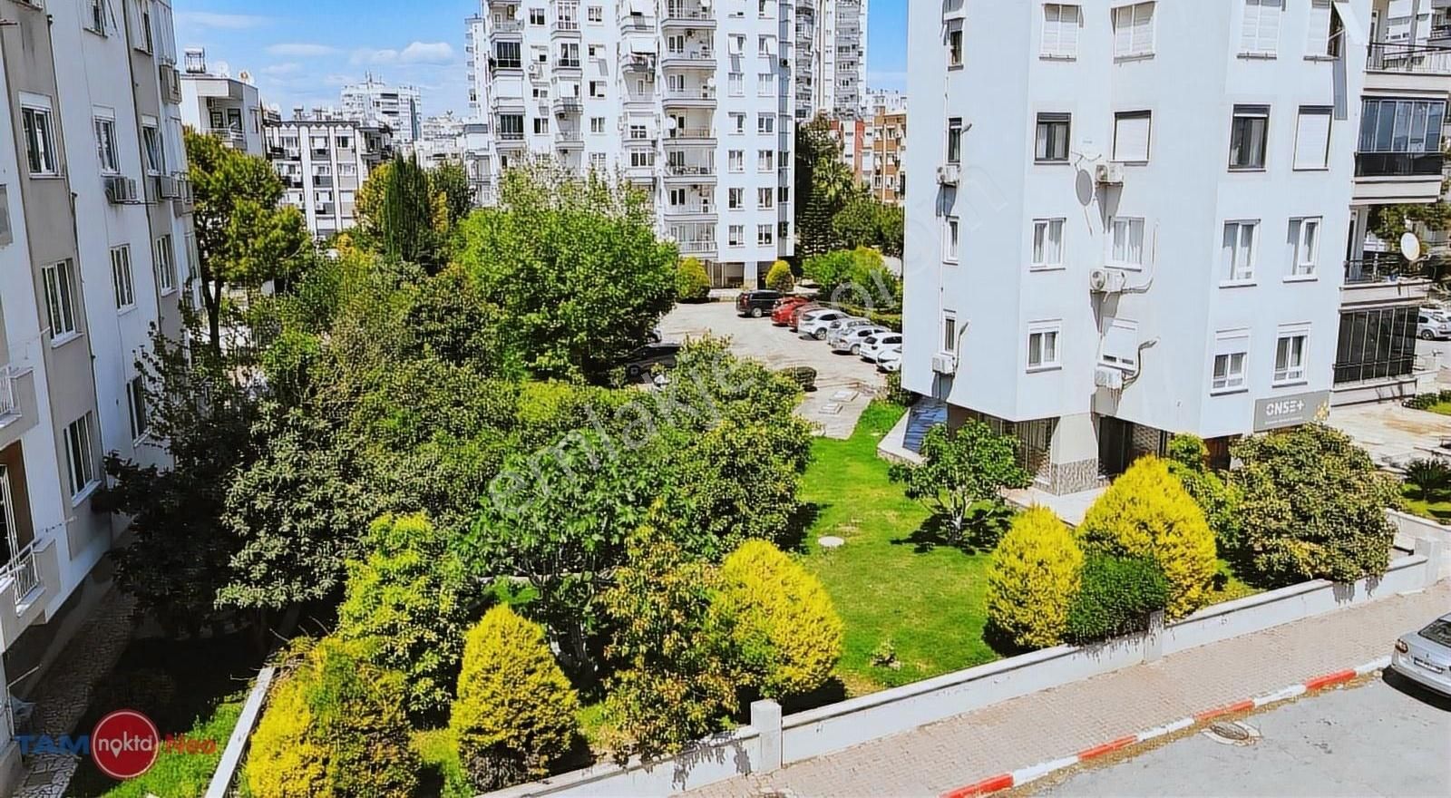 Yeşilbahçe'de Muhteşem Konumda 3+1 Satılık Daire